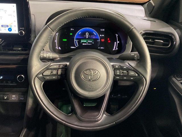 YARIS CROSS HYBRID