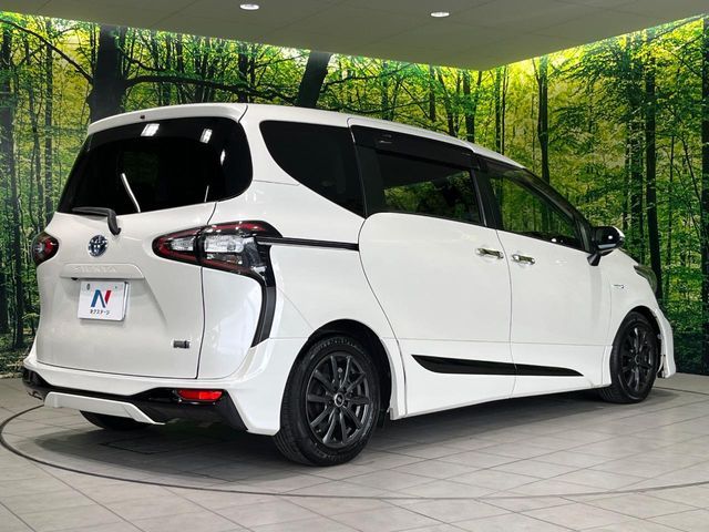 SIENTA HYBRID