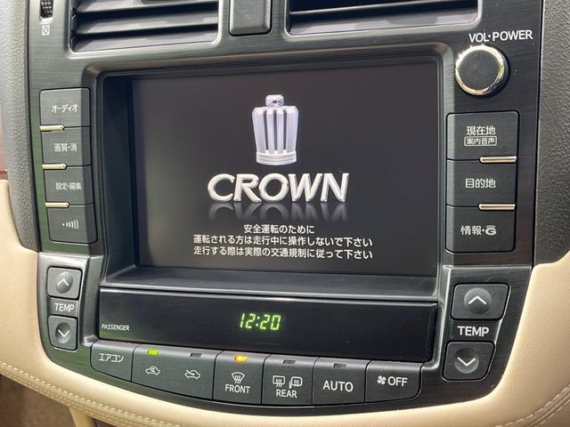 CROWN sedan