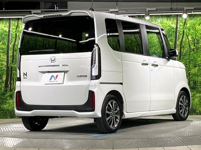 N BOX CUSTOM