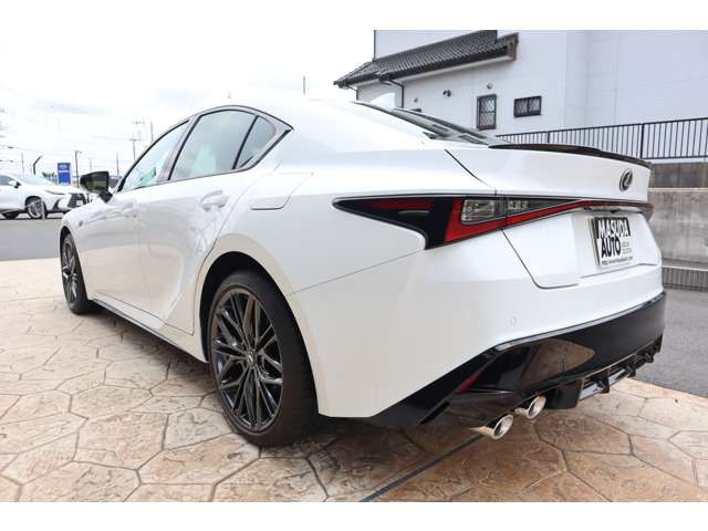 LEXUS IS500