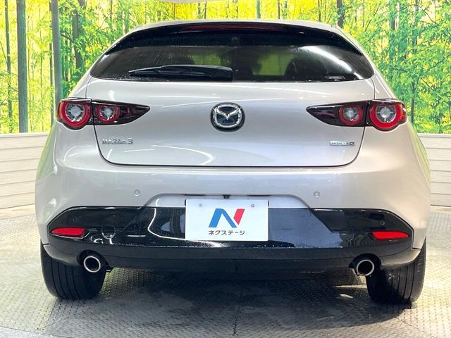 MAZDA3 FASTBACK