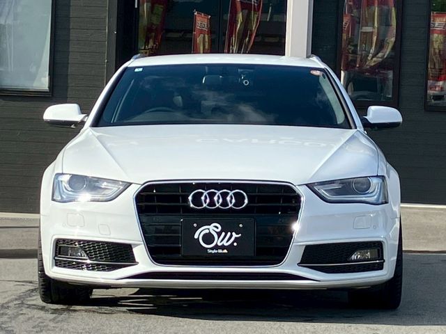 AUDI A4 AVANT