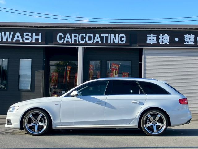 AUDI A4 AVANT