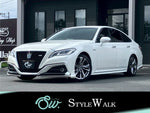 CROWN sedan hybrid