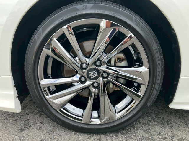 CROWN sedan hybrid