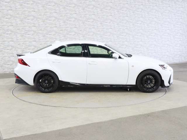 LEXUS IS300