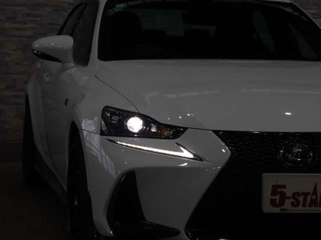 LEXUS IS300