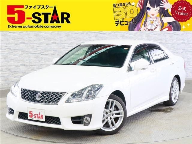 CROWN sedan