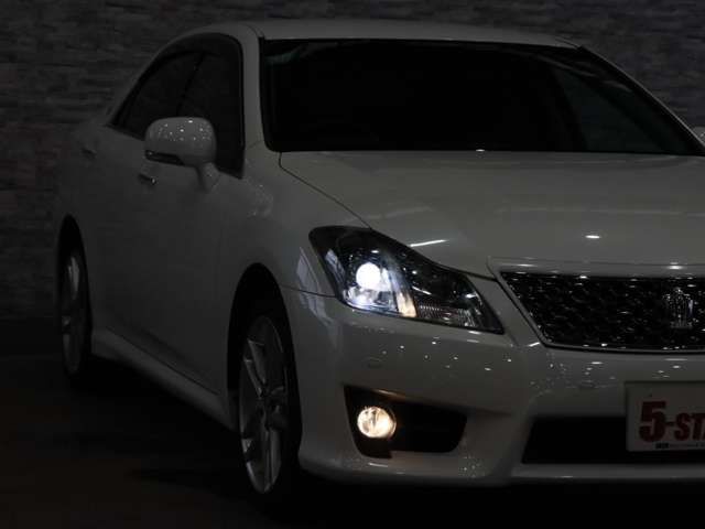 CROWN sedan