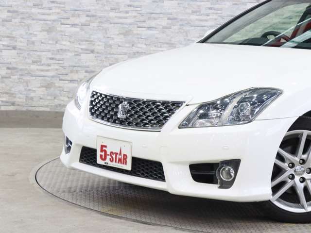 CROWN sedan