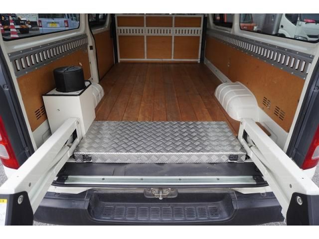 HIACE van 2WD