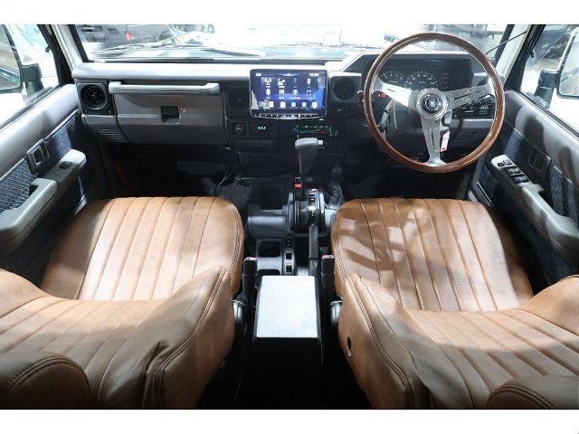 LANDCRUISER van