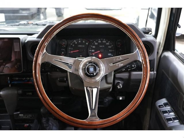 LANDCRUISER van