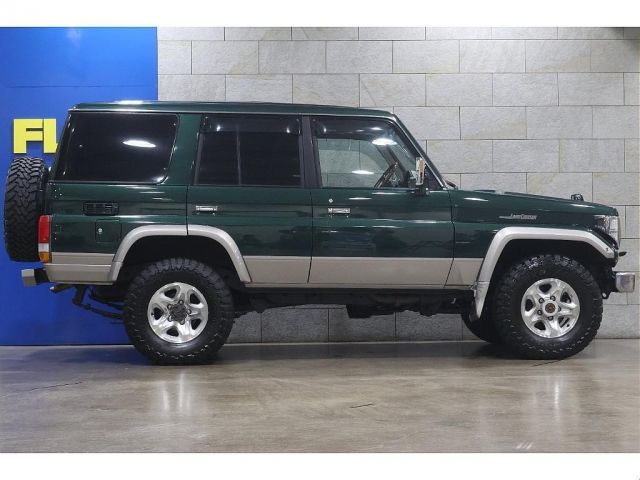 LANDCRUISER van