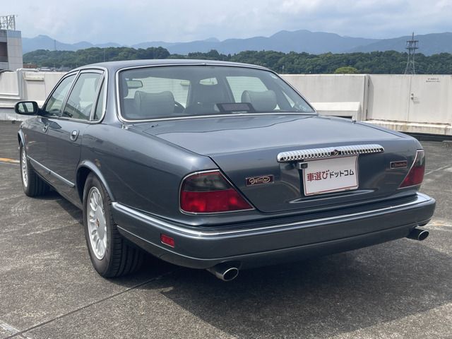 DAIMLER DAIMLER