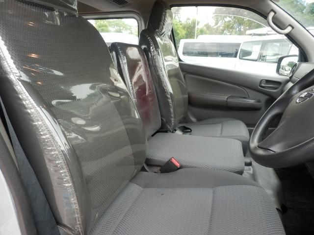 NV350 CARAVAN 4WD