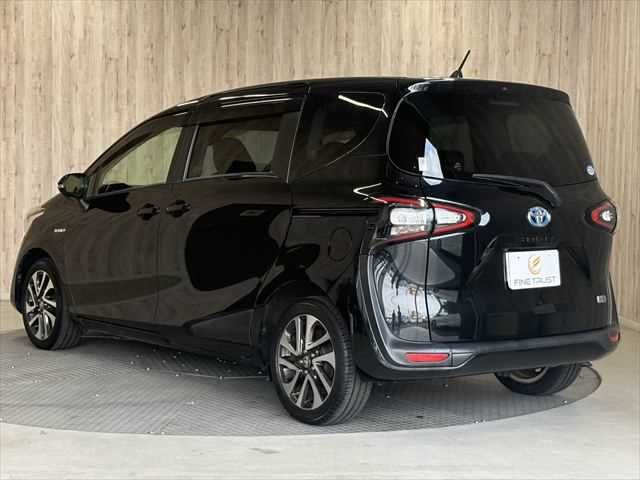 SIENTA HYBRID