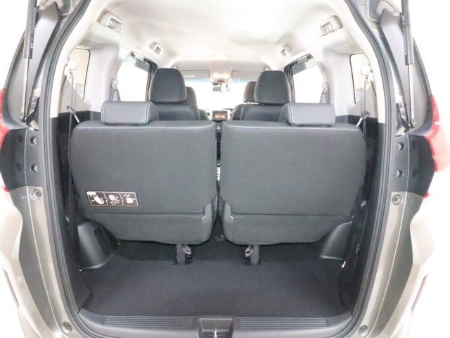 FREED HYBRID 4WD