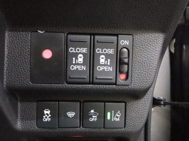 FREED HYBRID 4WD