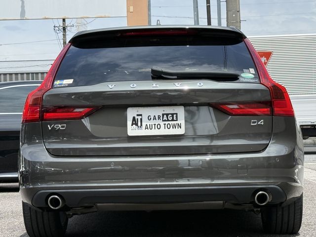 VOLVO V90