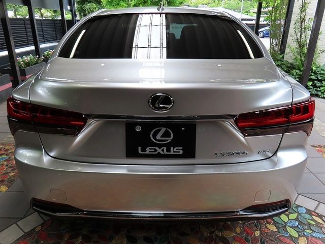 LEXUS LS500h 4WD