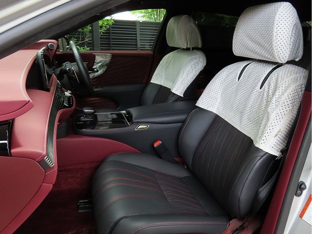 LEXUS LS500h 4WD