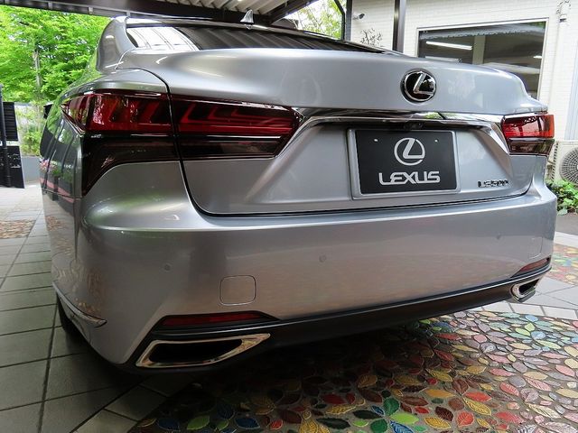 LEXUS LS500