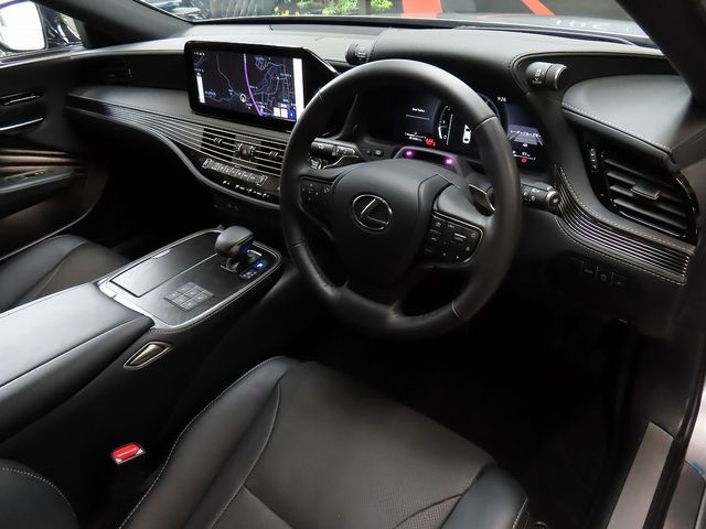 LEXUS LS500