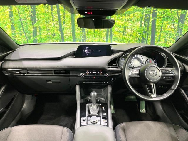 MAZDA3 FASTBACK