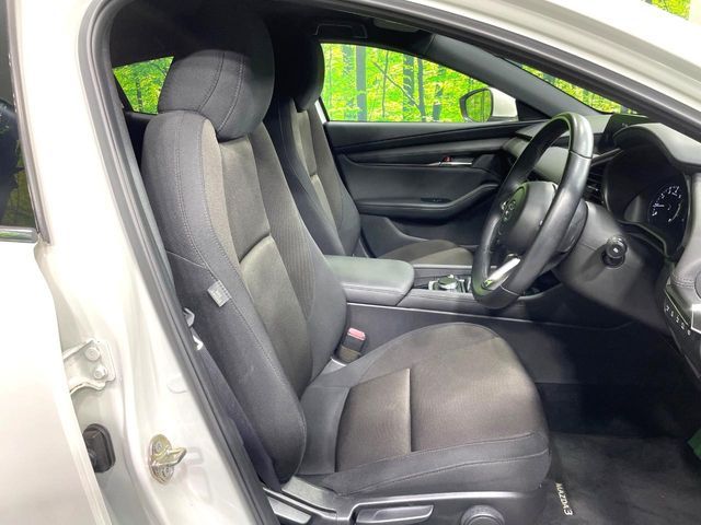 MAZDA3 FASTBACK