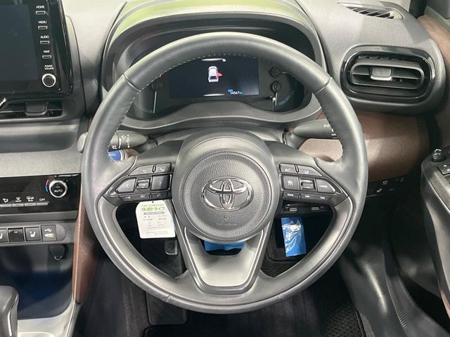 YARIS CROSS HYBRID