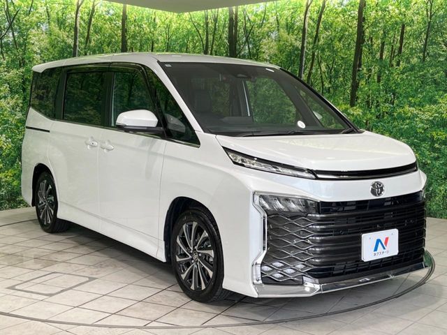 VOXY HYBRID