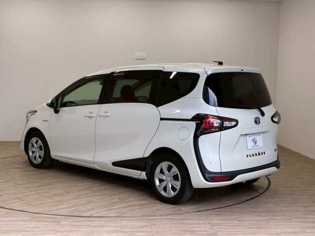 SIENTA HYBRID