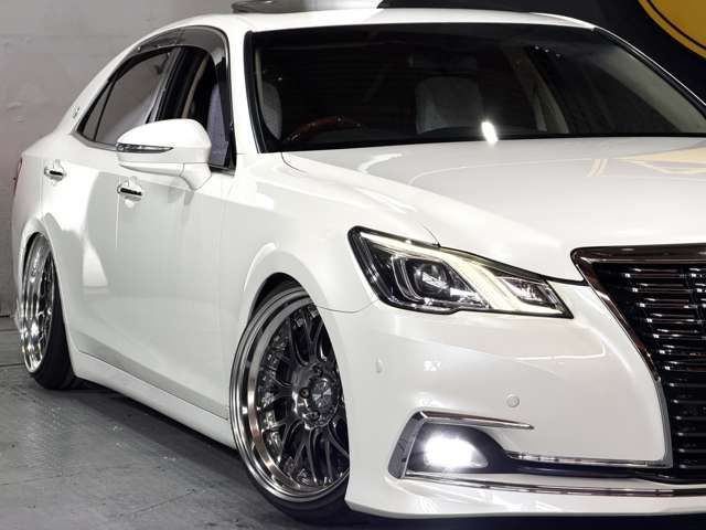 CROWN sedan