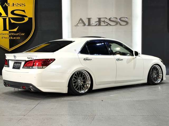 CROWN sedan