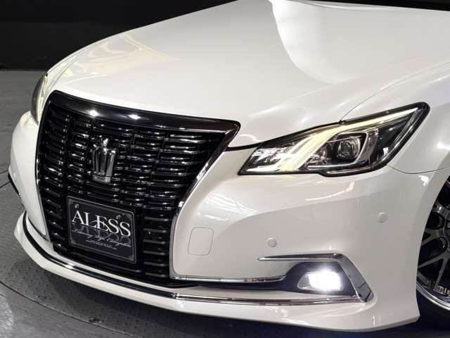CROWN sedan