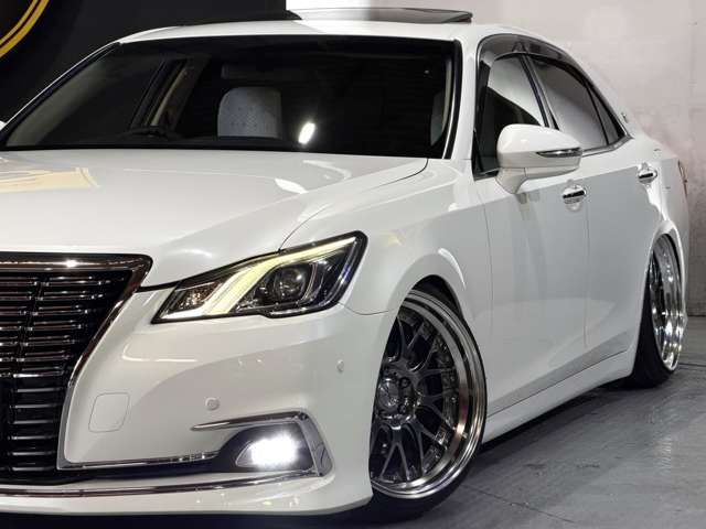 CROWN sedan
