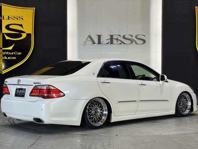 CROWN sedan