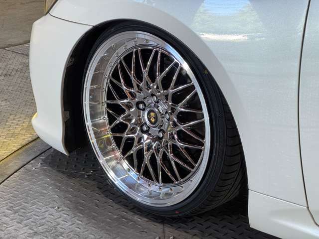 CROWN sedan