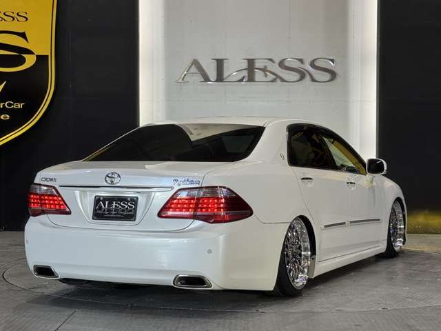CROWN sedan