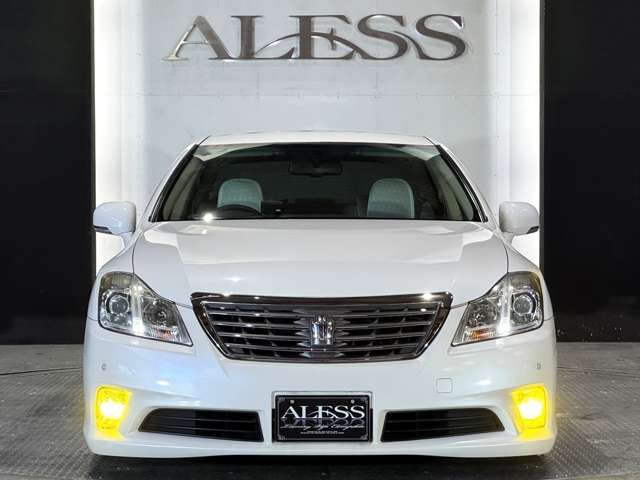 CROWN sedan