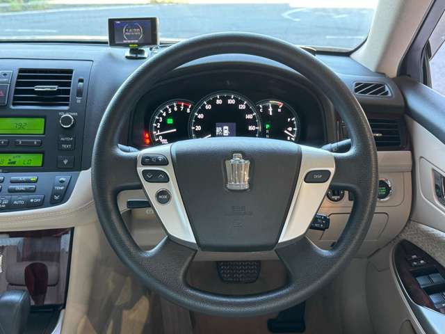 CROWN sedan