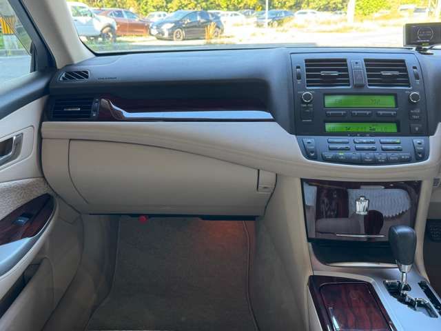CROWN sedan