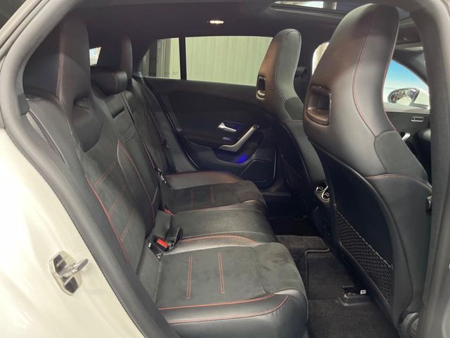 MERCEDES BENZ CLA Shooting Brake