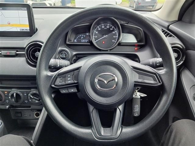 MAZDA2