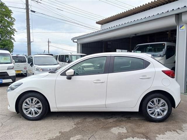 MAZDA2