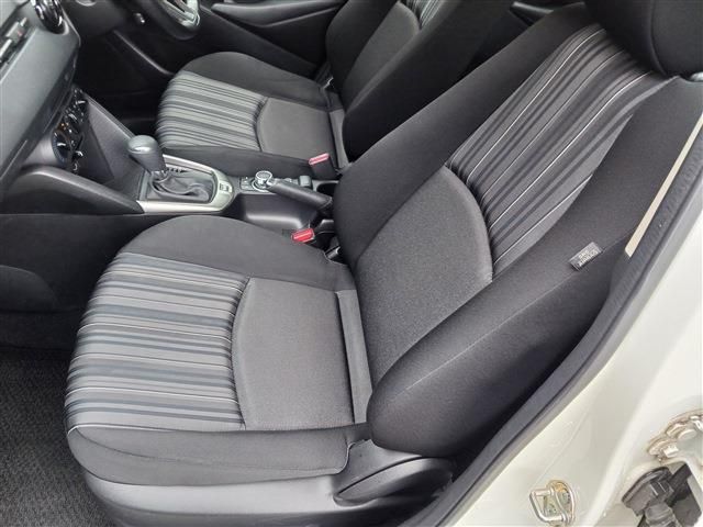 MAZDA2