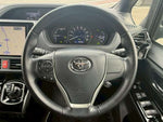 VOXY HYBRID