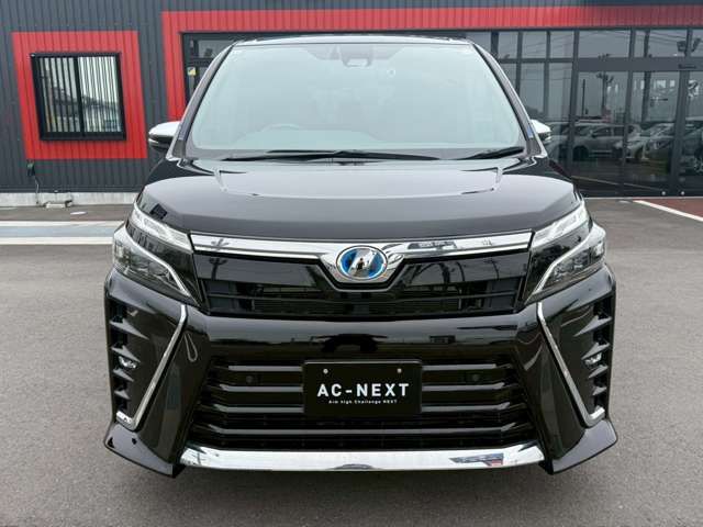 VOXY HYBRID
